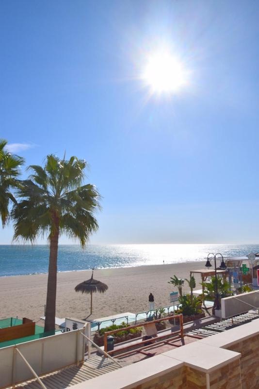 Carihuela 1ª Linea De Playa Apartment Torremolinos Bagian luar foto